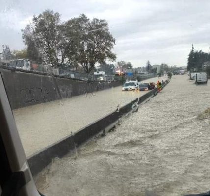 Σοβαρές Πλημμύρες στη Γαλλία λόγω Ασυνήθιστων Βροχοπτώσεων